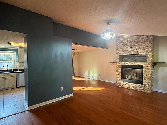 5th image of 113 N Laura Anne Dr