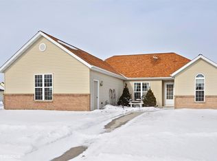 450 Oak Spring Dr, Lomira, WI 53048