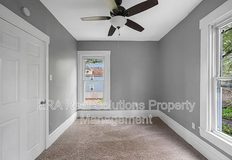 4616 Ward St — Photo 24