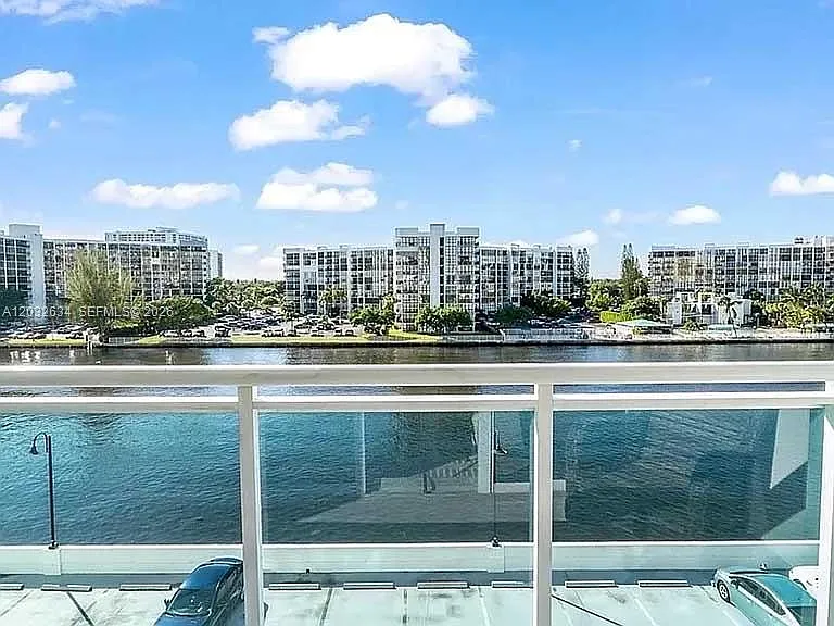 3000 S Ocean Dr #420