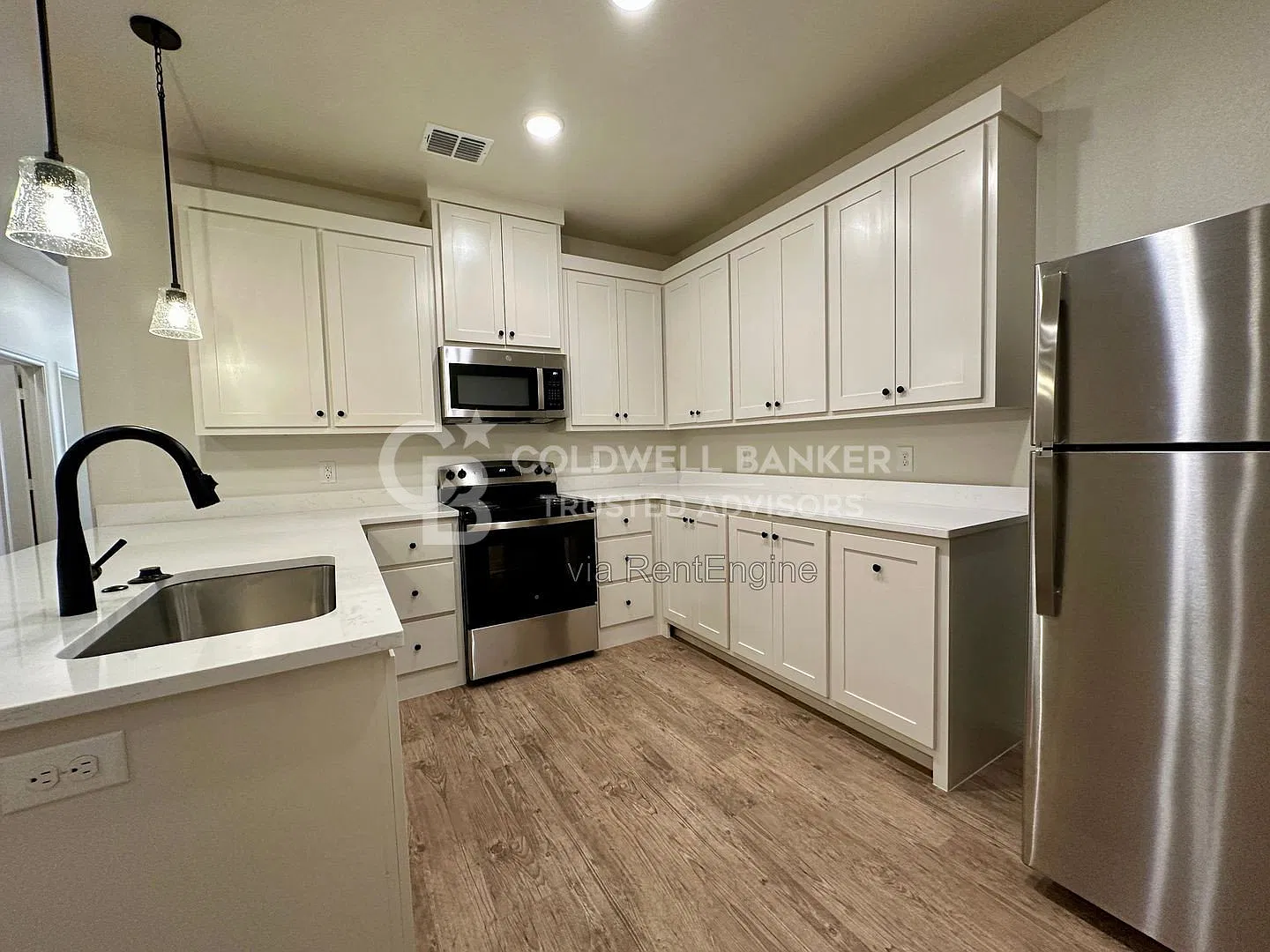 3 bed, 2.0 bath, $1,600 — Photo 3