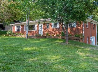 88 Oak Hill Rd, Candler, NC 28715