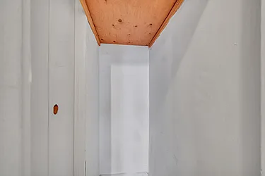 Rented by Avi Nash Associates