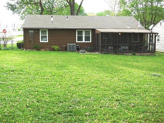 Fenced back yard and covered back porch!