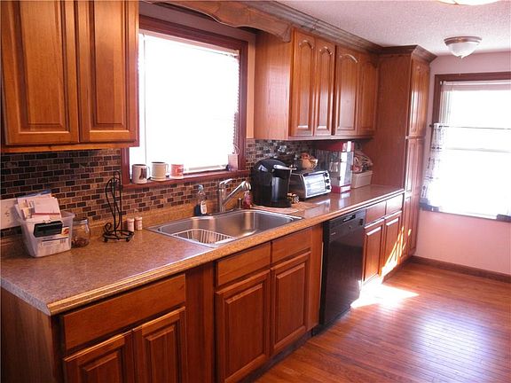 5th image of 3218 Elmwood Ave