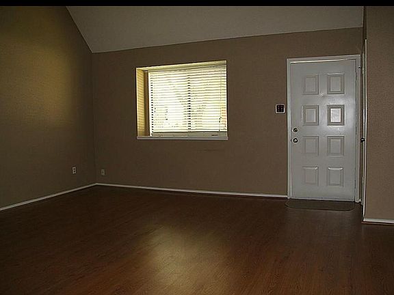 5th image of 15321 Falmouth Ave #15321