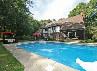 3 Manor Rd, Brookfield, CT 06804