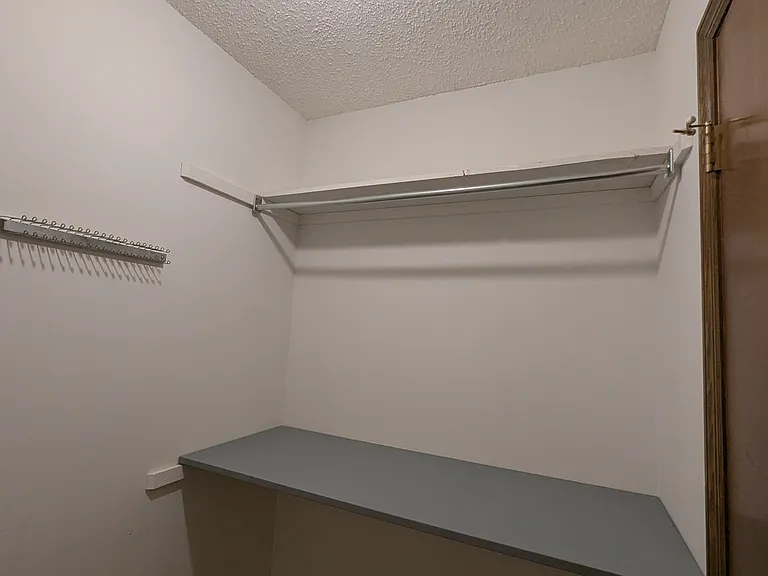 210 Wells Fargo Dr — Photo 19
