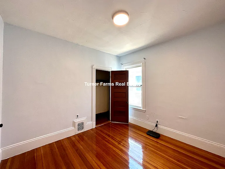 789 Columbia Rd — Photo 12