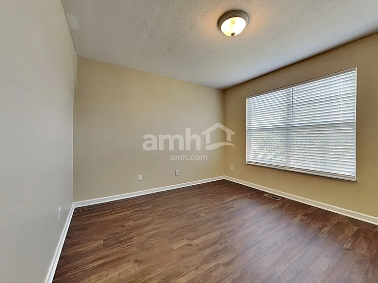 4317 Aylesbury Dr — Photo 16