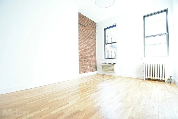 Rented by Mdrn Residential | media 33