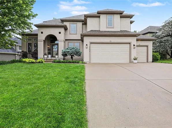 16416 Birch St, Overland Park, KS 66085