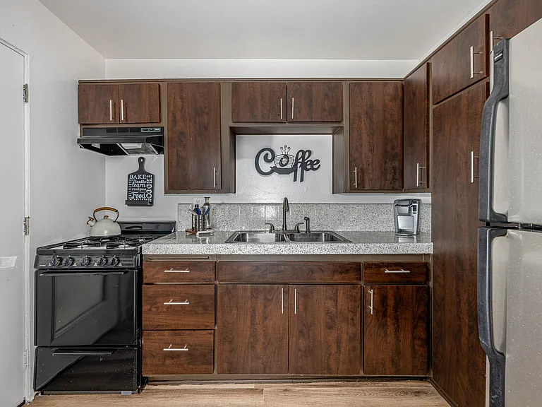 The Marquee Apartments — Photo 5