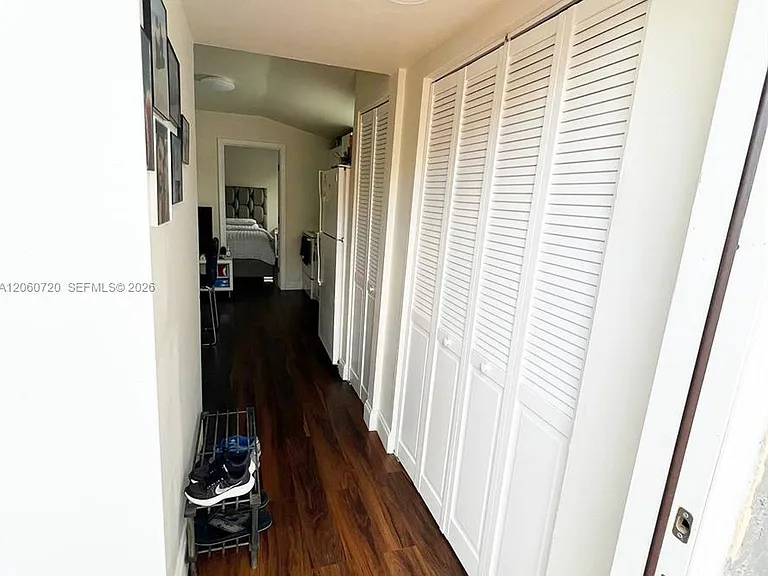 320 SW 4th Ave #B — Photo 8