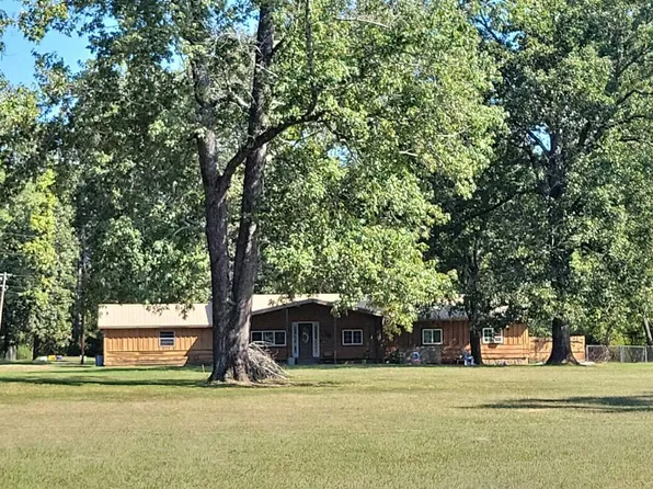 16 County Road 3883, Queen City, TX 75572