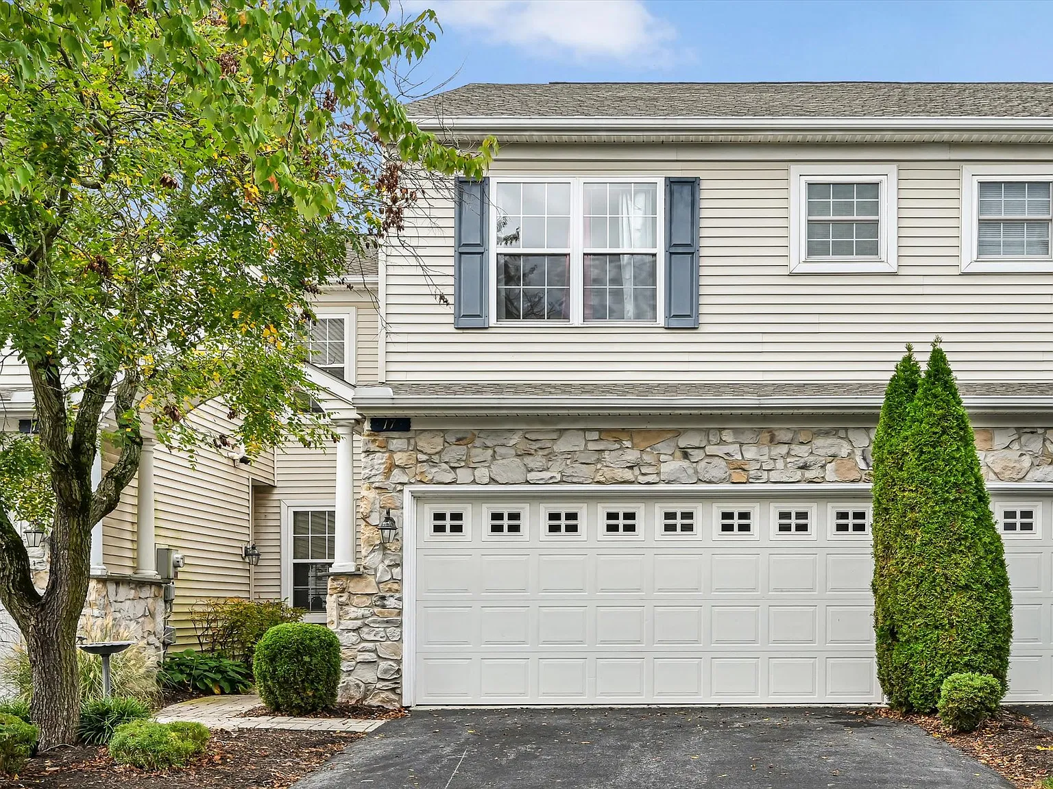 4 bed, 2.5 bath, 1686 sqft, $2,450 — Photo 4