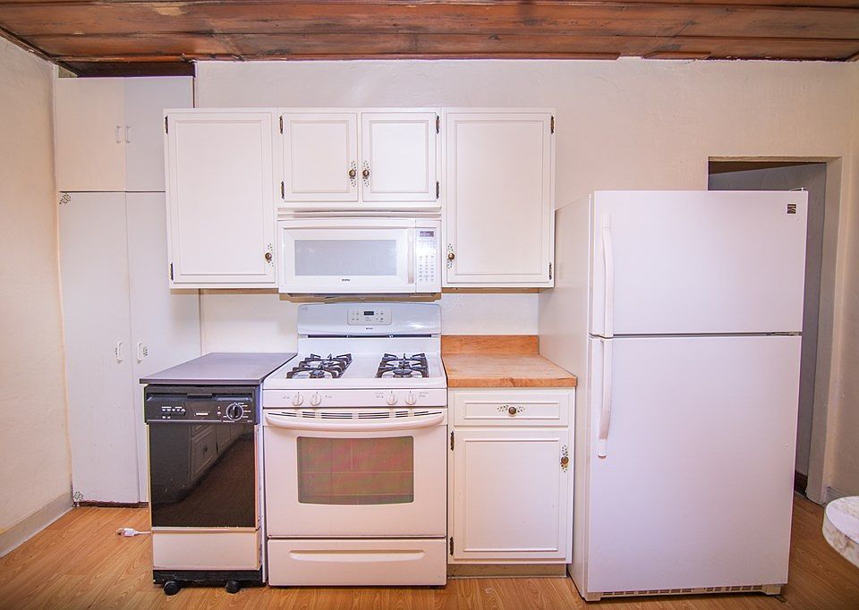 19th image of 17 Maplewood Avenue