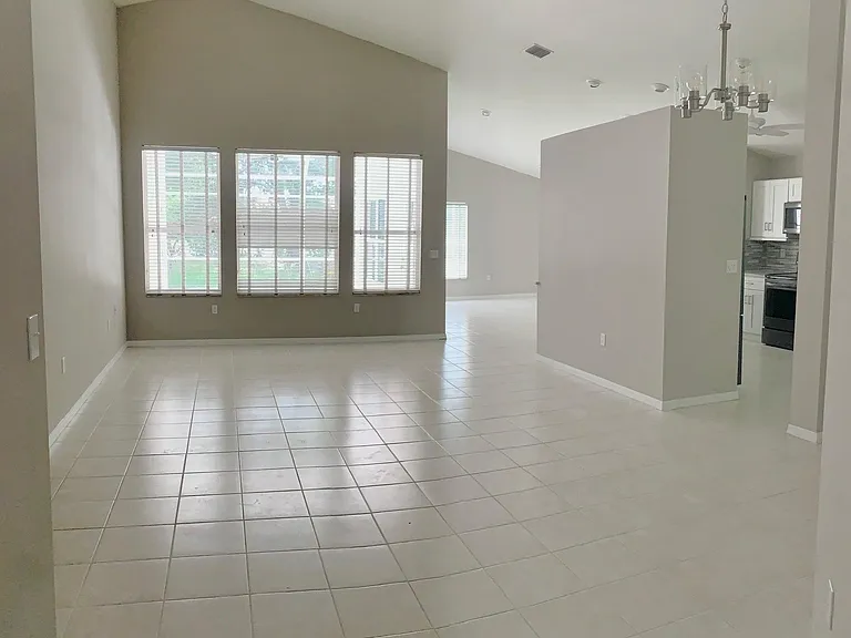 6818 Winslow St — Photo 15