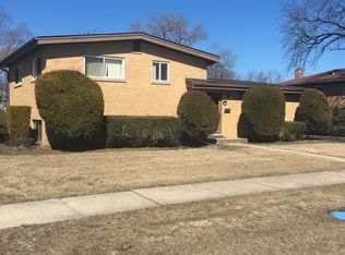 7242 Suffield St, Morton Grove, IL 60053