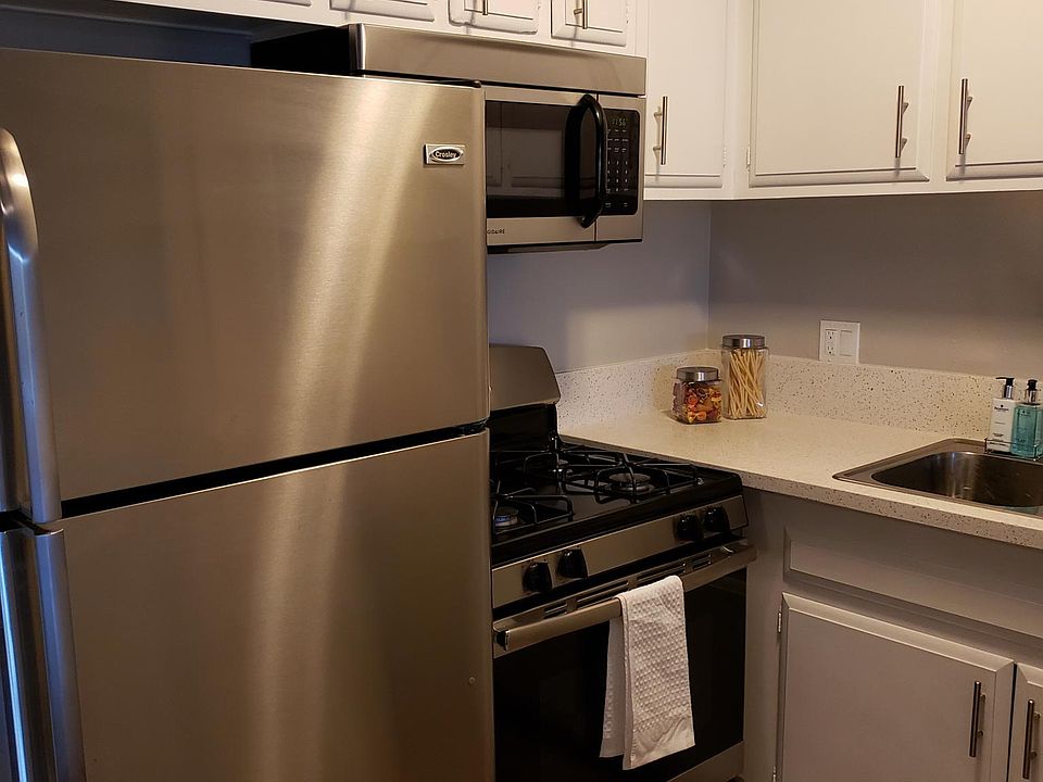 2nd image of 7522 Amazon Dr APT 7