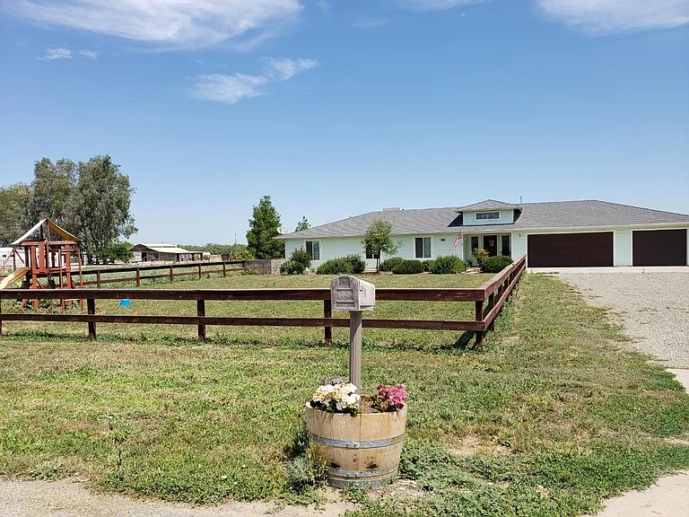 19623 Fairlane Ct — Photo 1
