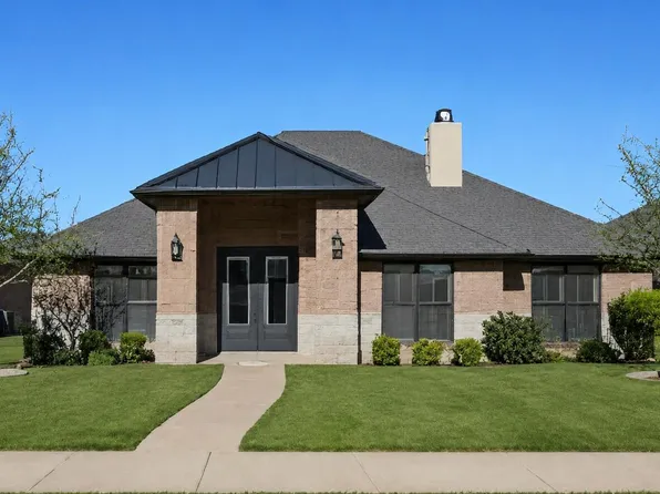 1305 Dover Ln, Wolfforth, TX 79382
