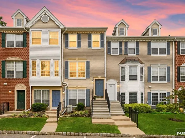 1204 Sycamore Ln, Mahwah, NJ 07430
