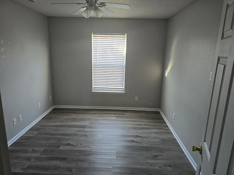 8249 Retreat Ln — Photo 15