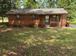 220 Livingston Ln, Moulton, AL 35650