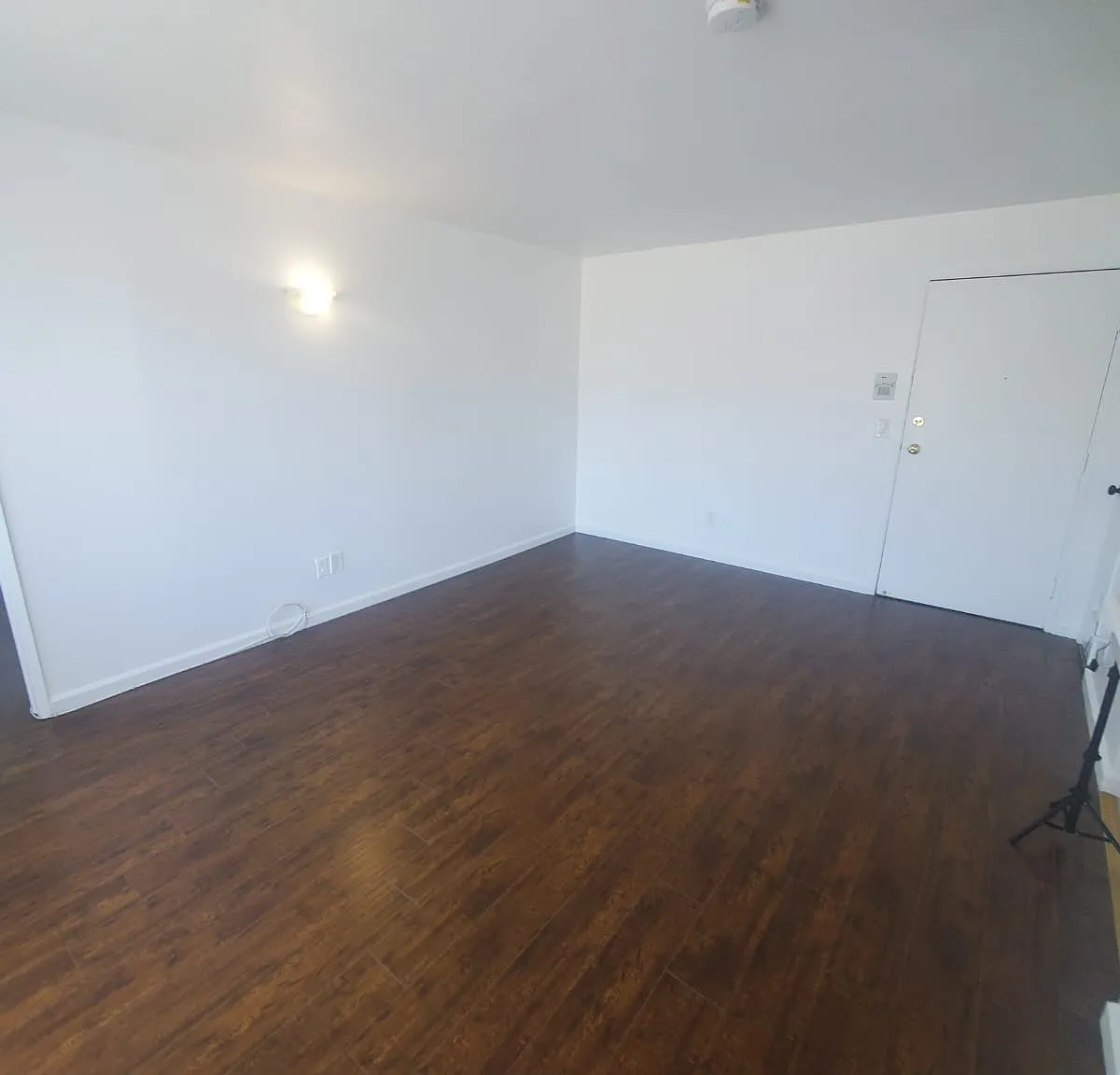 2 bed, 697 sqft, $2,395 — Photo 3