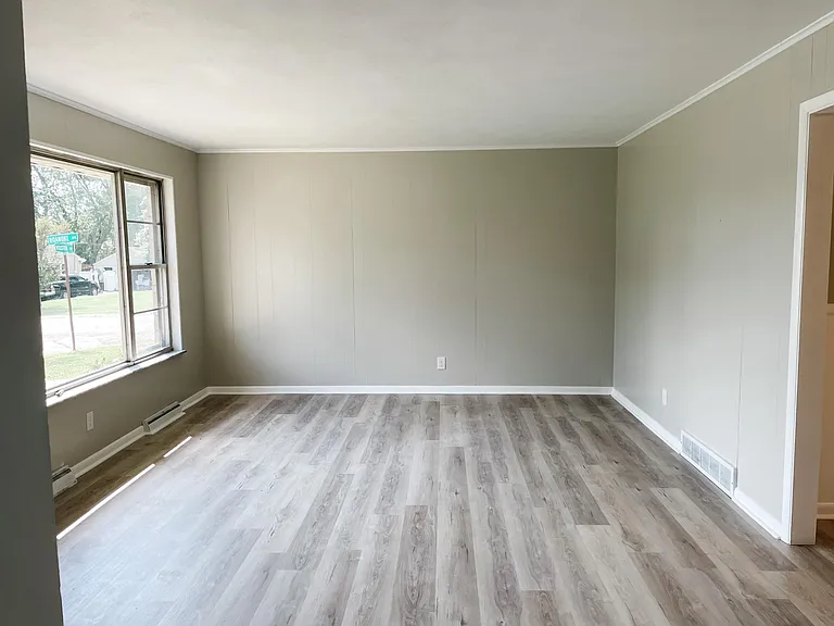 1758 Houston St — Photo 3