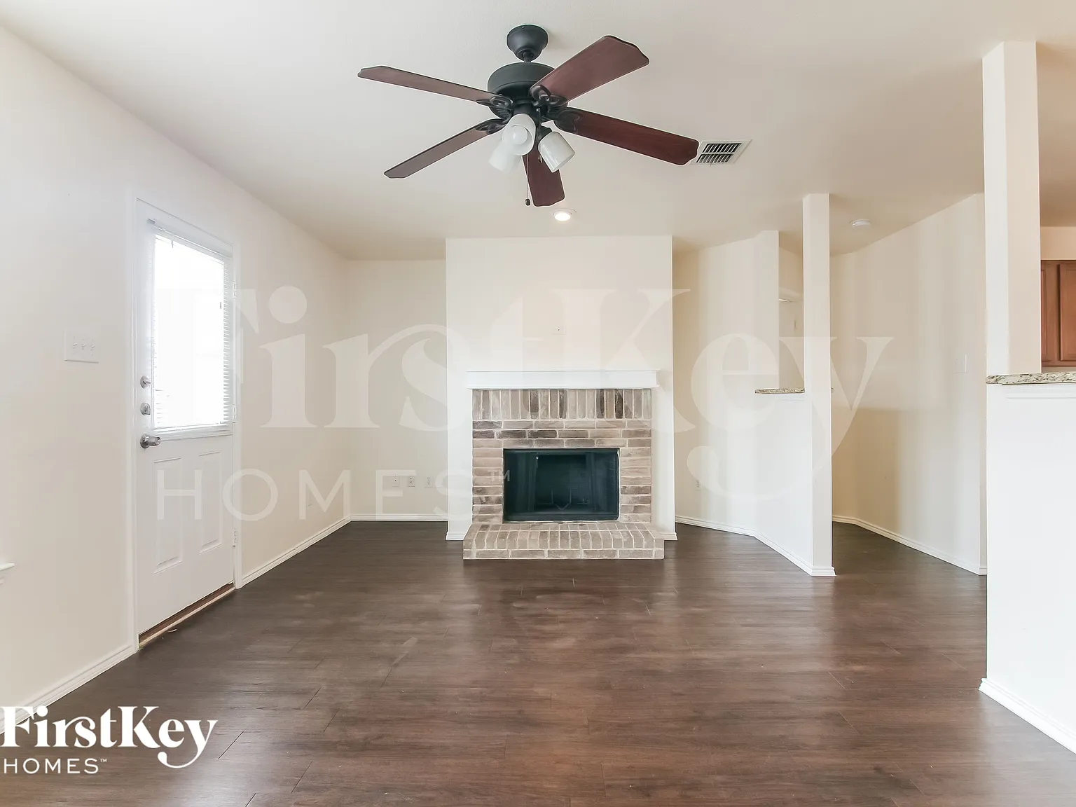 4 bed, 2.0 bath, 2009 sqft, $2,045 — Photo 3