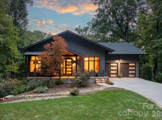 559 Shining Rock Path, Horse Shoe, NC 28742