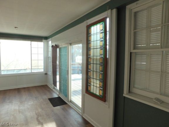 4th image of 584 Eastland Rd
