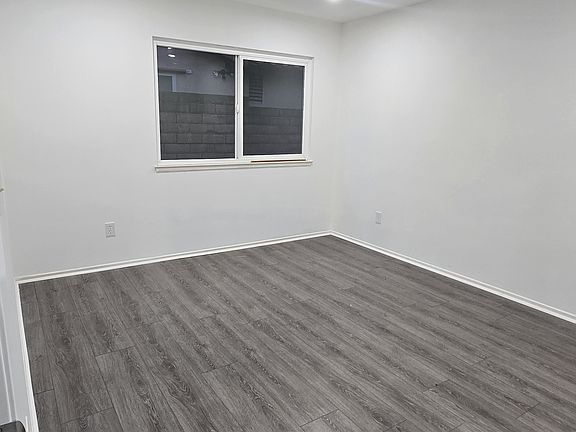 4th image of 9429 Gledhill St