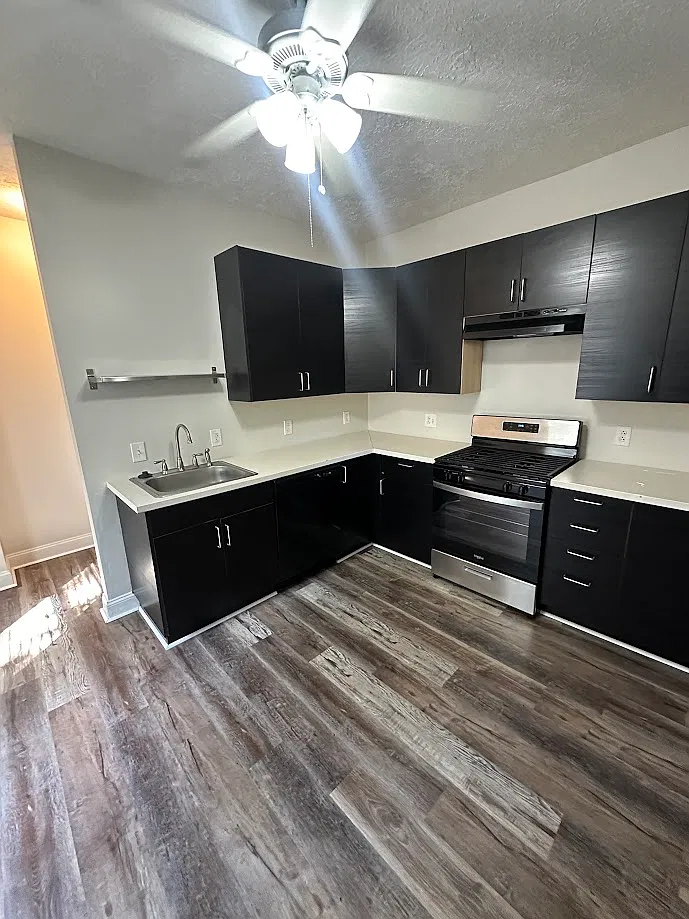 3 bed, 1.5 bath, $1,795 — Photo 2