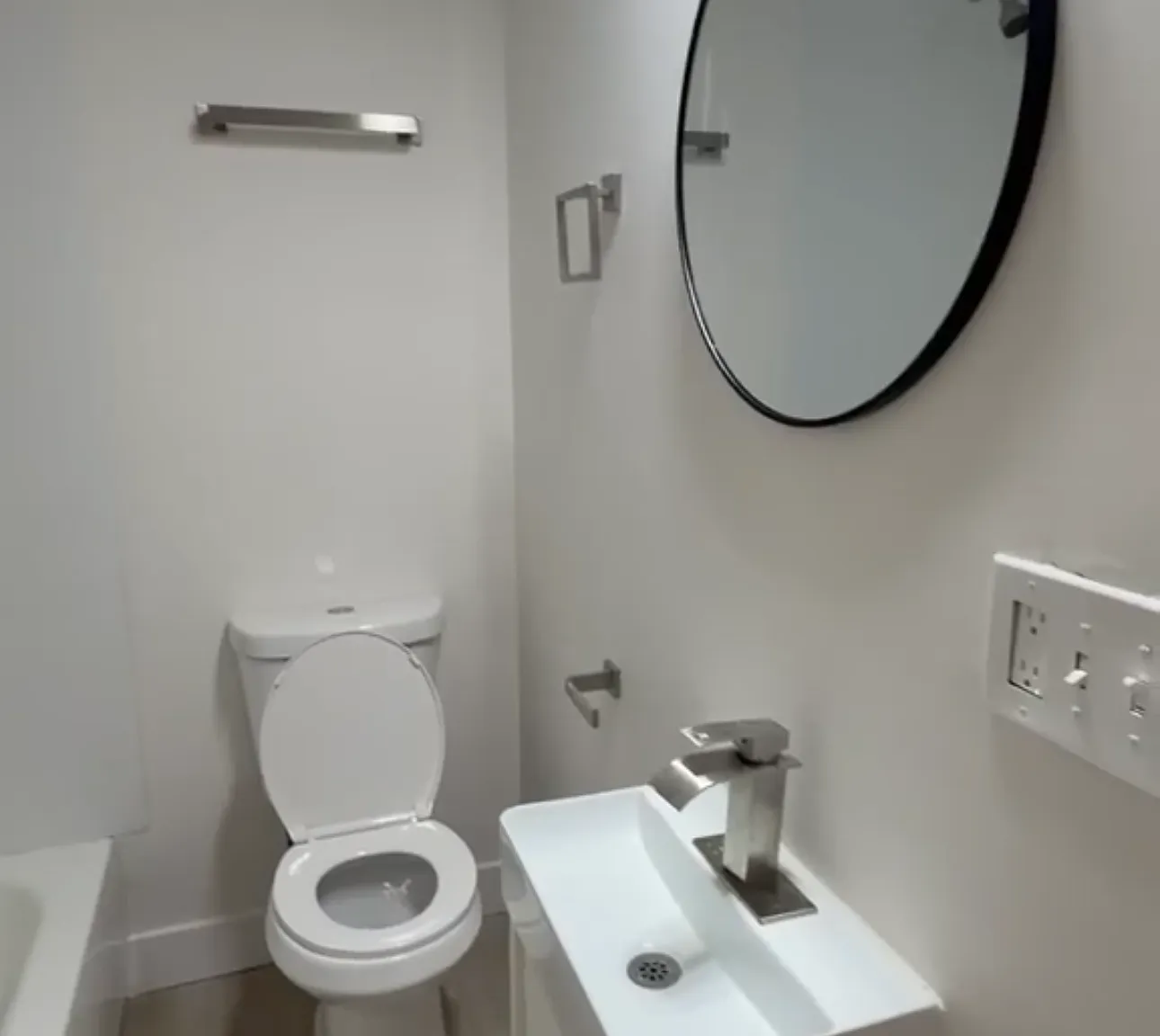 5 bed, 1559 sqft, $2,000 — Photo 3