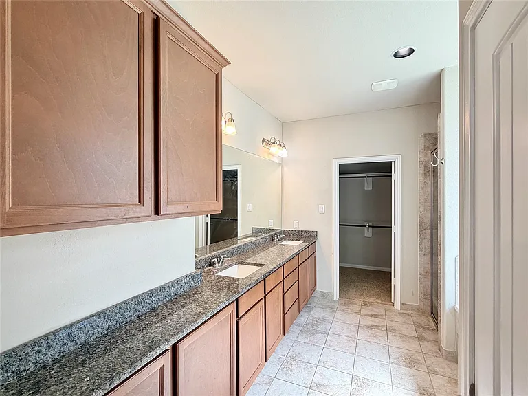 8002 Mesquite Hill Ln — Photo 14