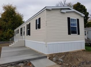 111 Oakleaf Dr, Weedsport, NY 13166