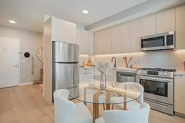 Rented by Living New York | media 35