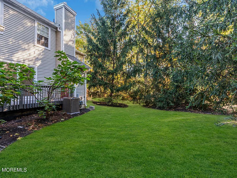 31 Lexington Ct — Photo 36