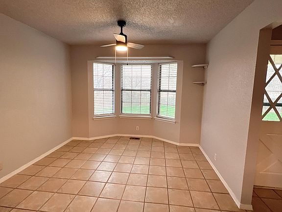 4th image of 2916 Greenfield Dr