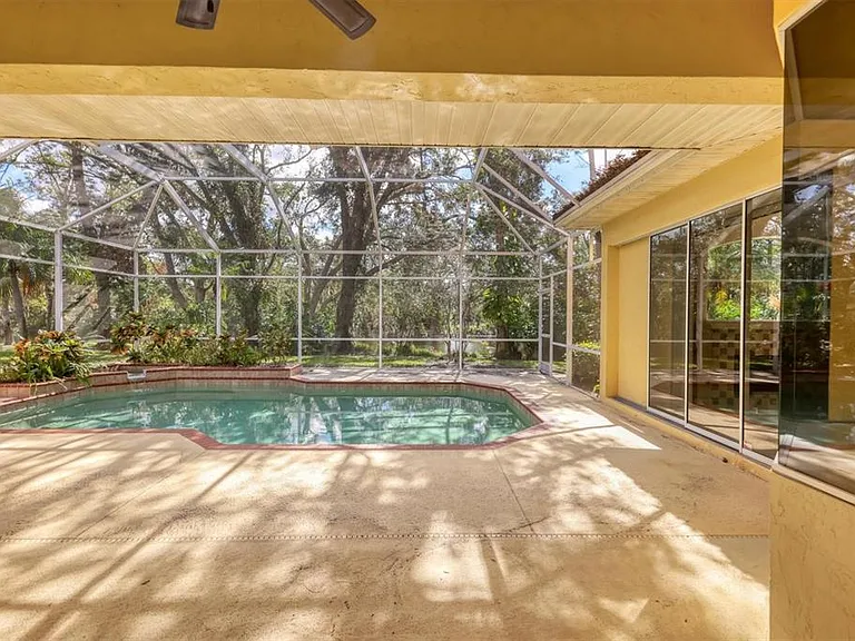 4920 Old Oakleaf Dr — Photo 30