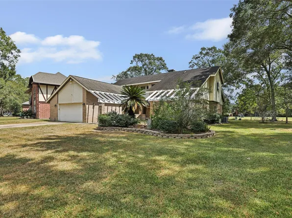 16142 Sea Palms Dr, Crosby, TX 77532