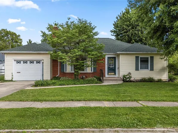 305 Bourbon St, Blanchester, OH 45107