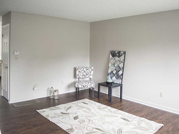 2nd image of 1642/1652 Bayberry Dr