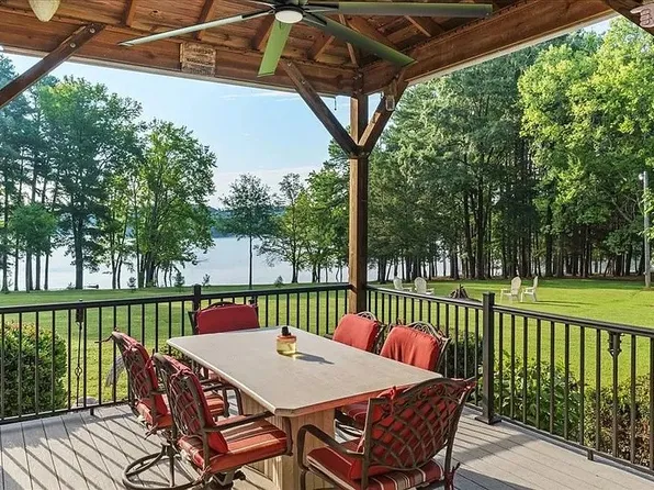 365 Thomas Trl, Clarksville, VA 23927