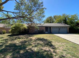 1208 Trammell Dr, Benbrook, TX 76126