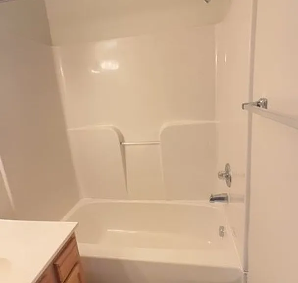 Pineview Apartments — Photo 44