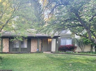 12 Running Brook Ln, Sterling, VA 20164